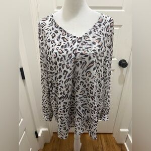 CAbi. Glamour Blouse. Animal Print. White/Pink/Purple. Size Medium.